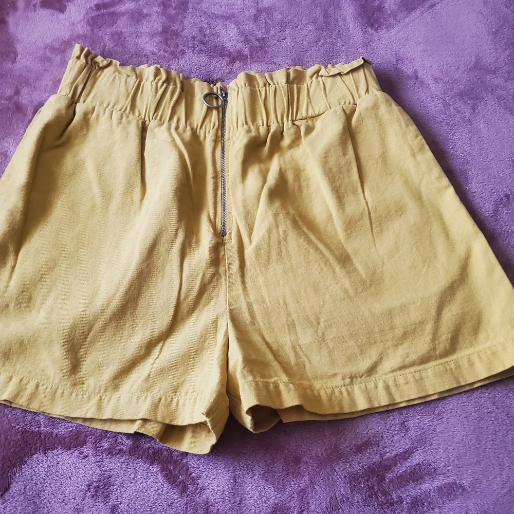 Shorts - Picture 1 of 3